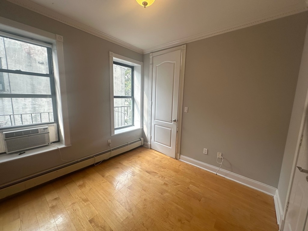 3BR in Alphabet City - Photo 3