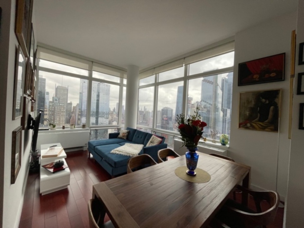 620 West 42nd Street - Photo 0