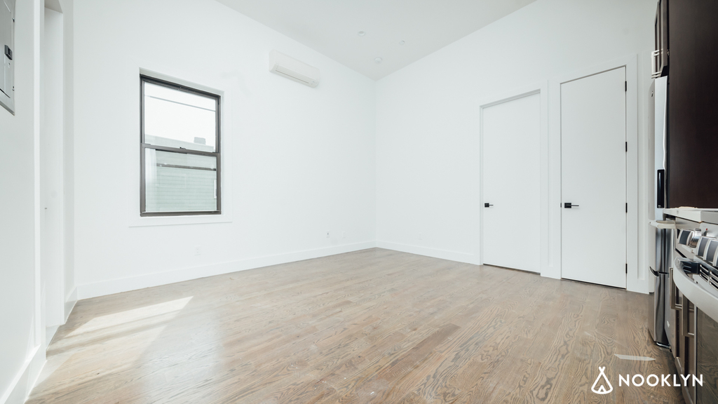 644 Lorimer Street - Photo 14