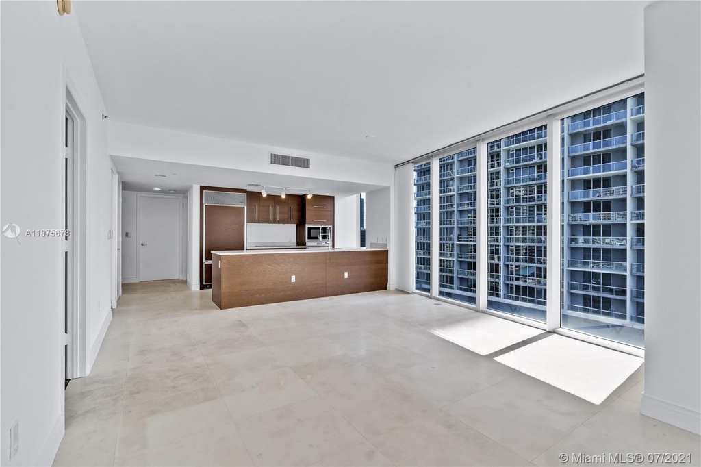 475 Brickell Avenue - Photo 9