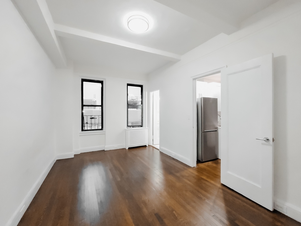 140 East 46th Street - Photo 3