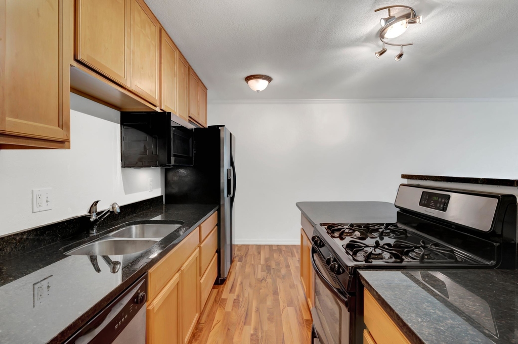 3120 Hennepin Avenue - Photo 7