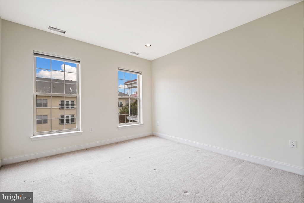 500 Admirals Way - Photo 19