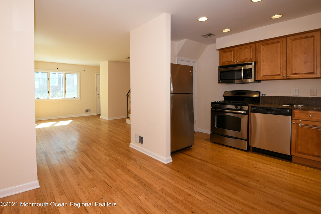 404 7th Avenue - Photo 8