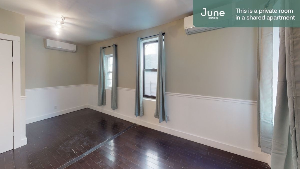 907 Nostrand - Photo 3