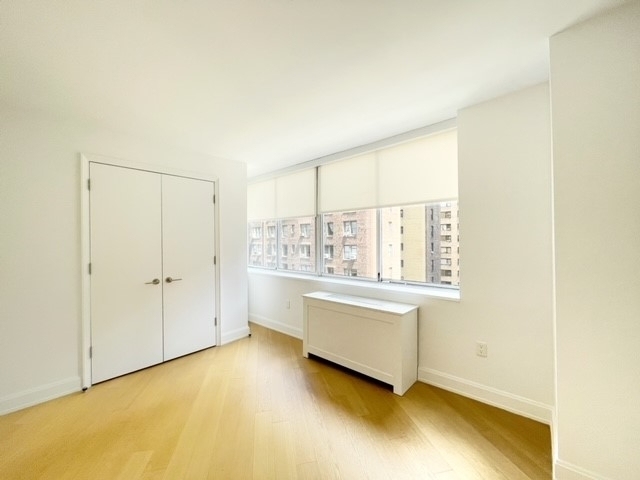  East 54th Street - Photo 2