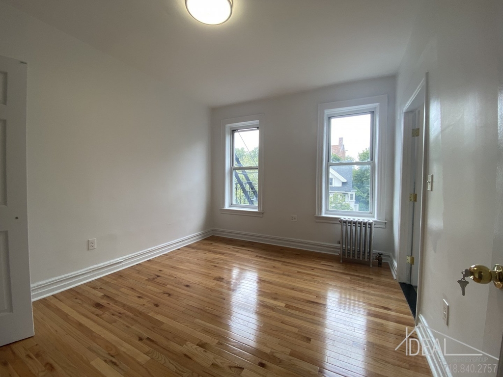 862 East 17th Street - Photo 1