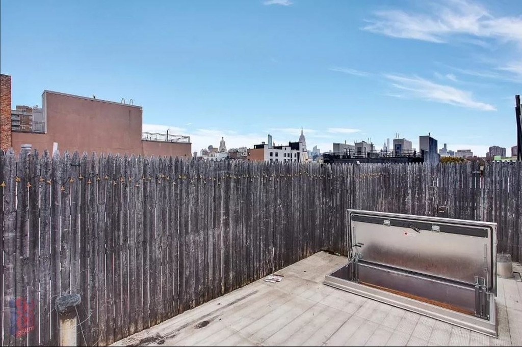 521 East 5th Street - Photo 6