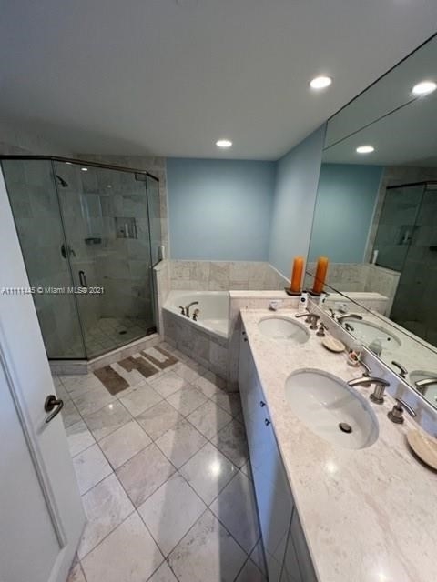 901 Brickell Key Blvd  #2605 - Photo 10