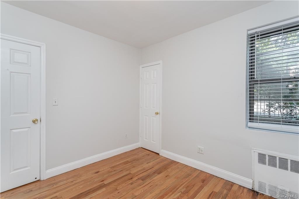 140 E Hartsdale Avenue - Photo 11