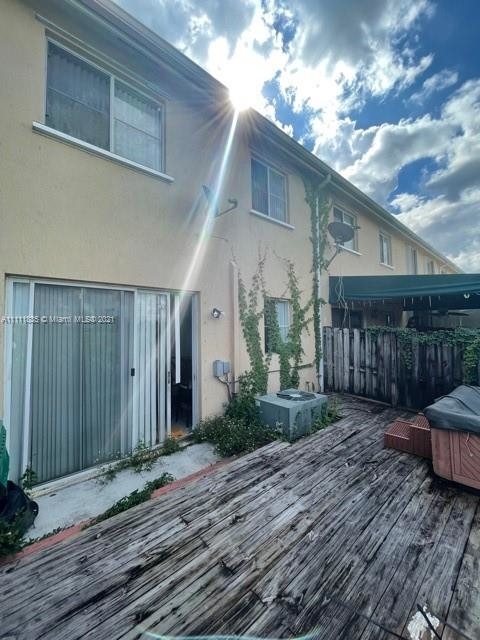 7365 Nw 174th Ter - Photo 10