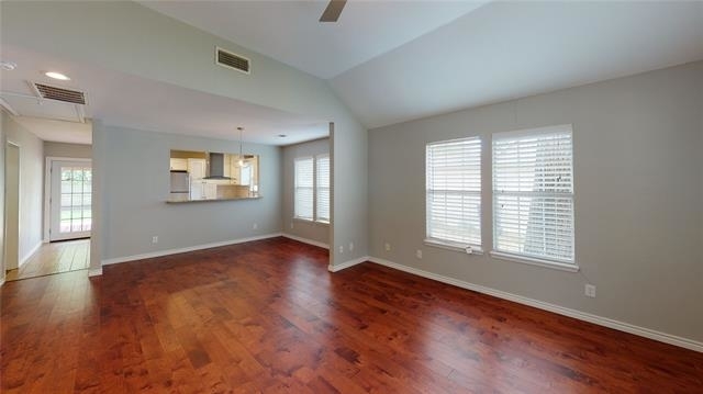 1003 Oak Street - Photo 1