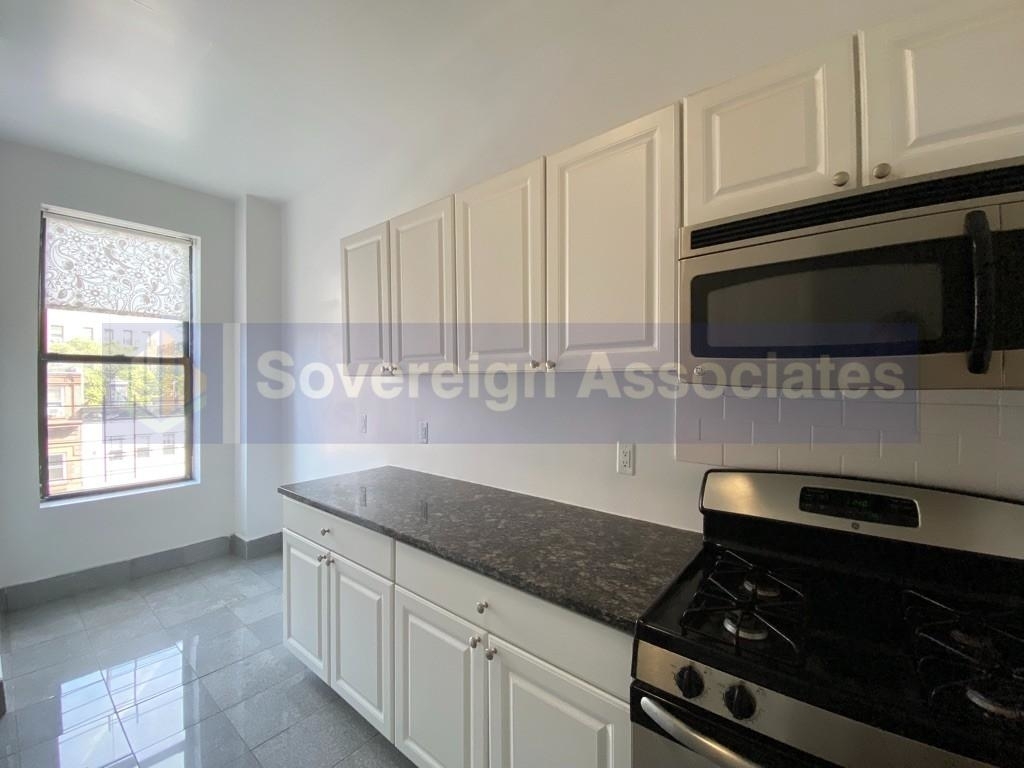 676 Riverside Drive - Photo 4