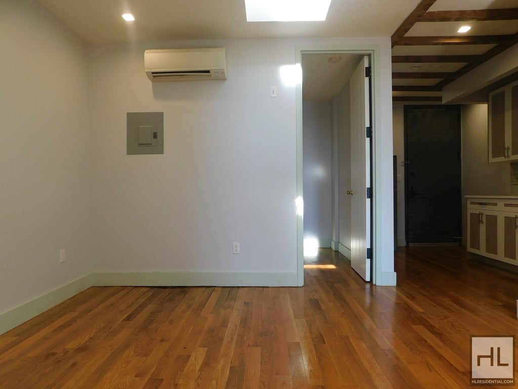 1631 St Johns Place - Photo 2