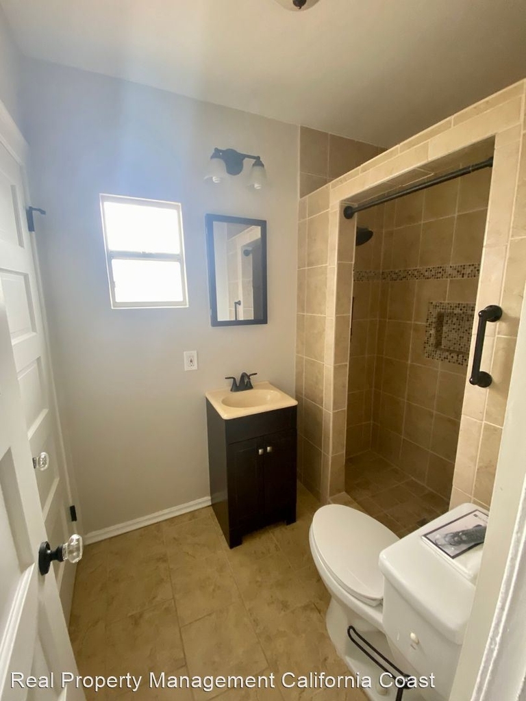 2034 W 35th Place - Photo 10