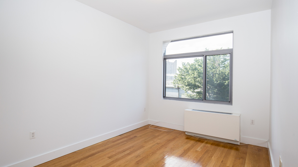 836 Bergen Street - Photo 2