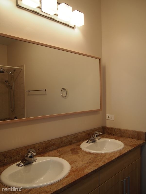 1219 E 52nd St #3 - Photo 7