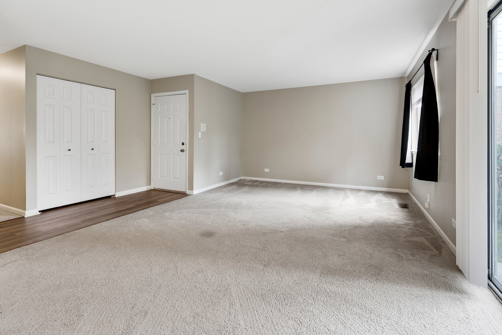 1300 Woodside Court - Photo 3