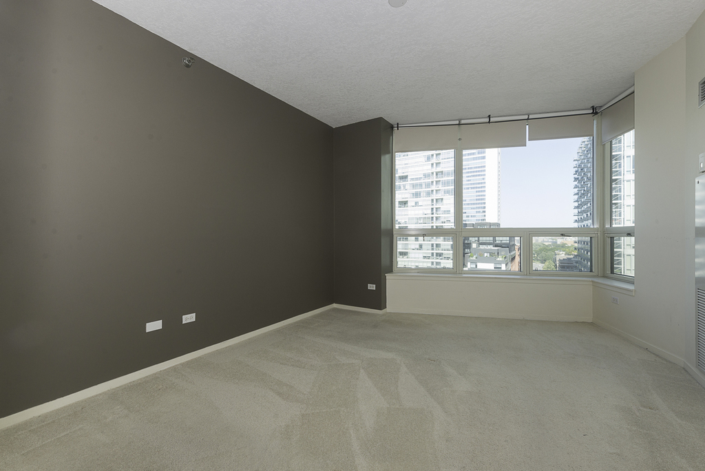 600 North Kingsbury Street - Photo 7