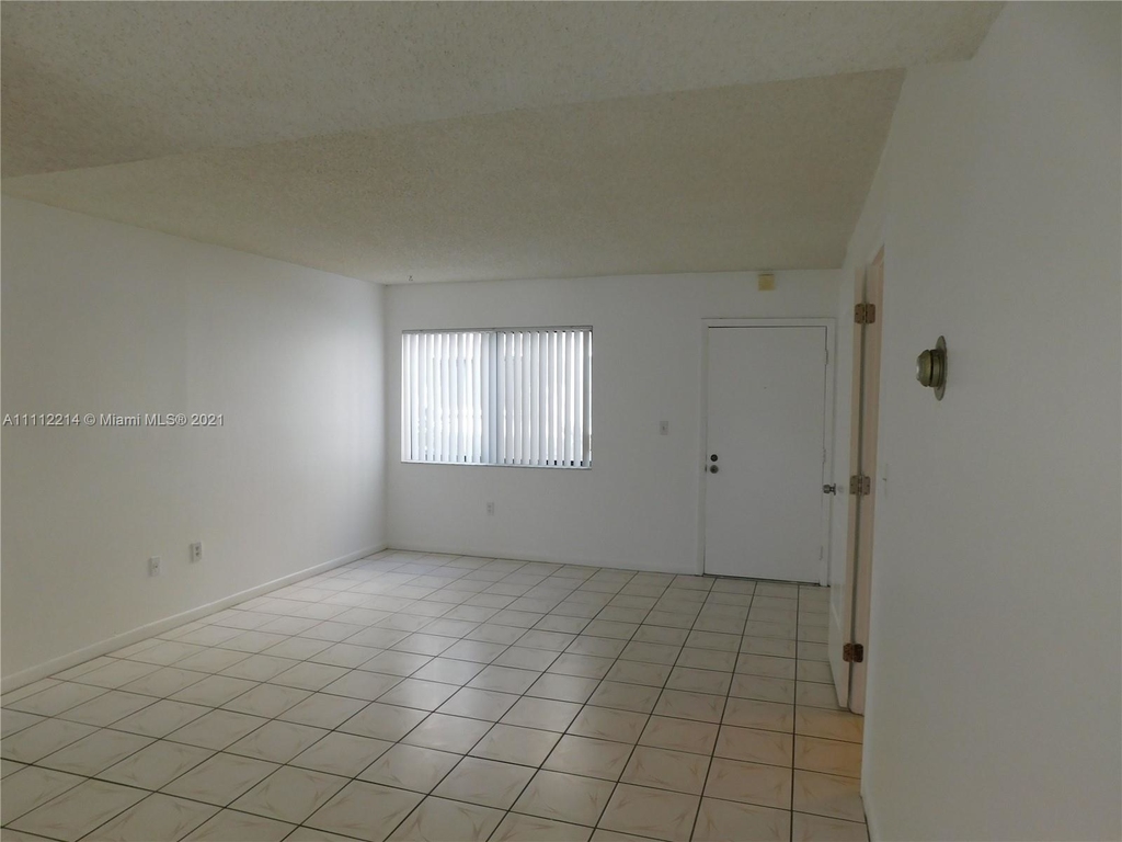 8005 Sw 107 Av - Photo 20