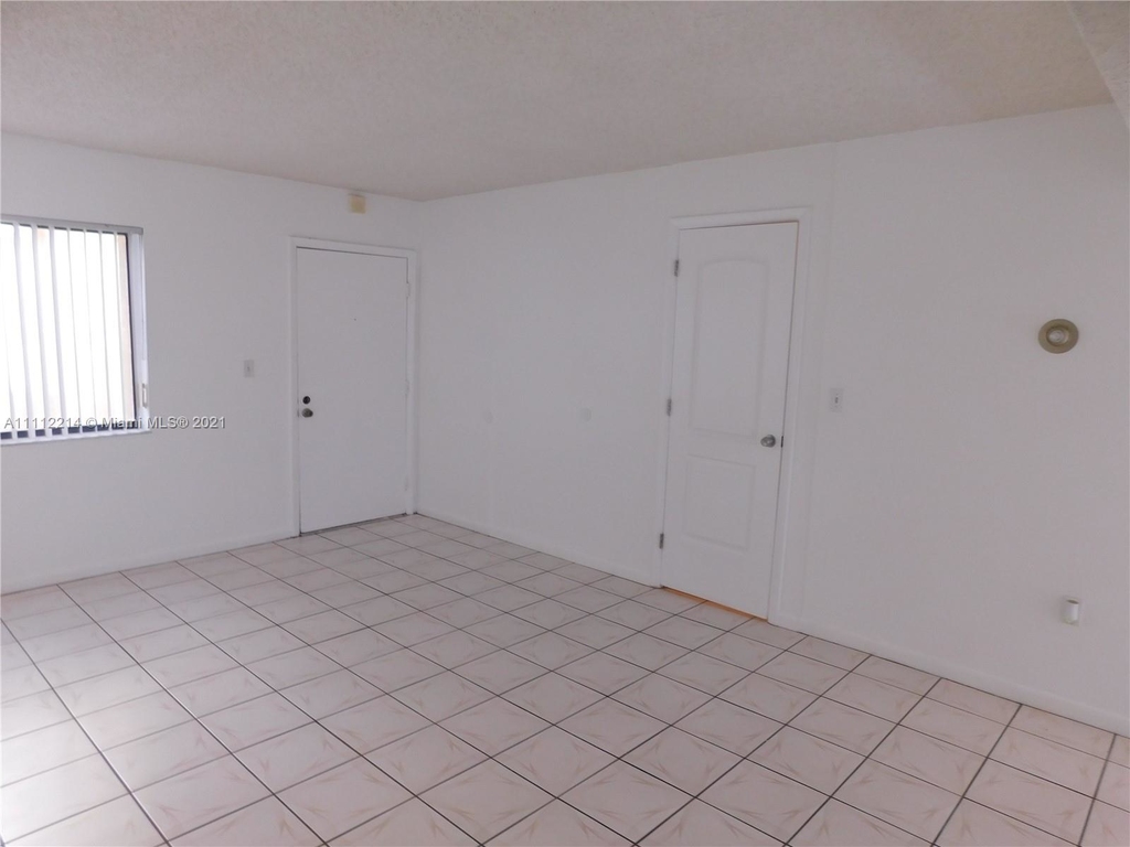 8005 Sw 107 Av - Photo 13