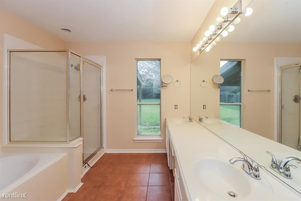 3107 Raintree Village Drive - Photo 5