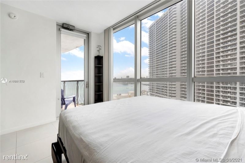 1750 N Bayshore Drive 1602 - Photo 13