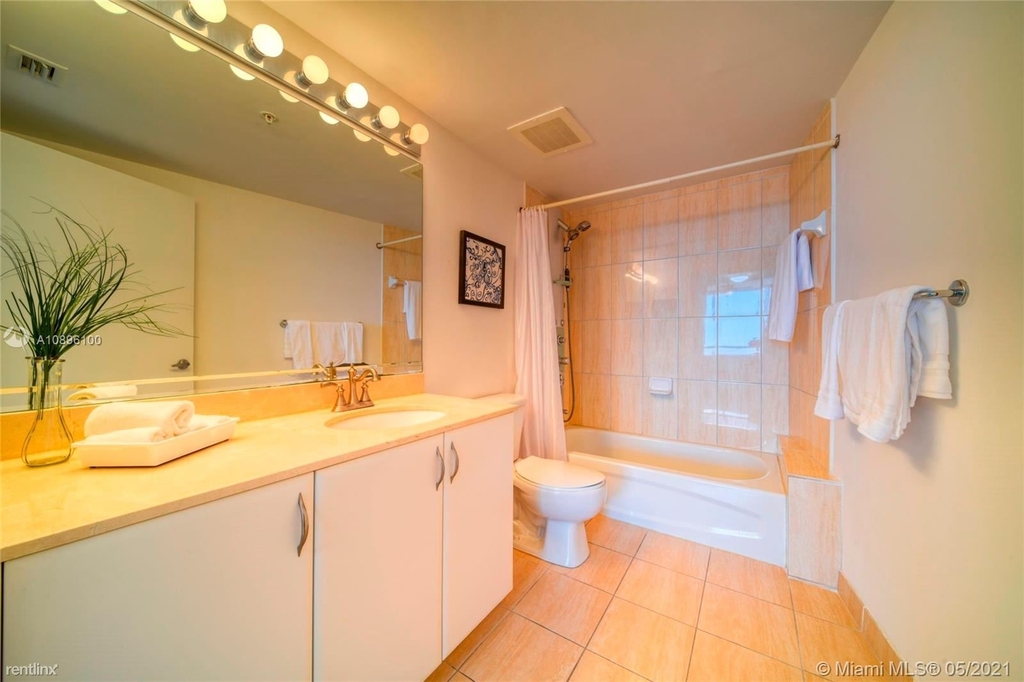 1750 N Bayshore Dr Apt 5101 - Photo 11