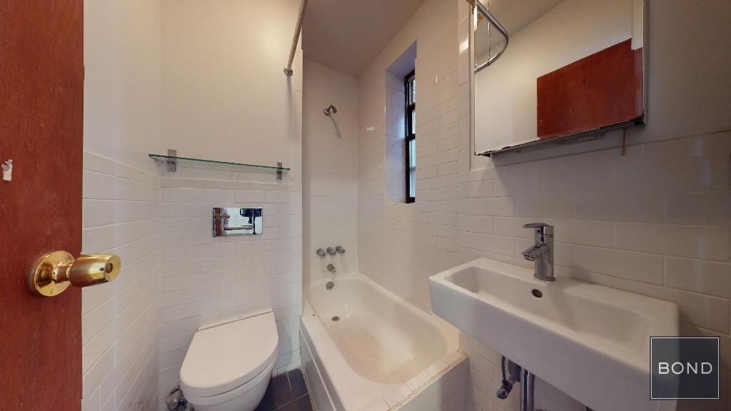 417 East 65th Street - Photo 5