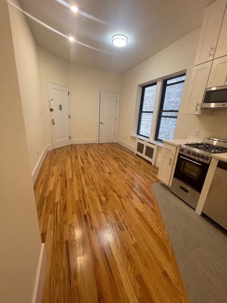 294 West 92nd Street - Photo 4