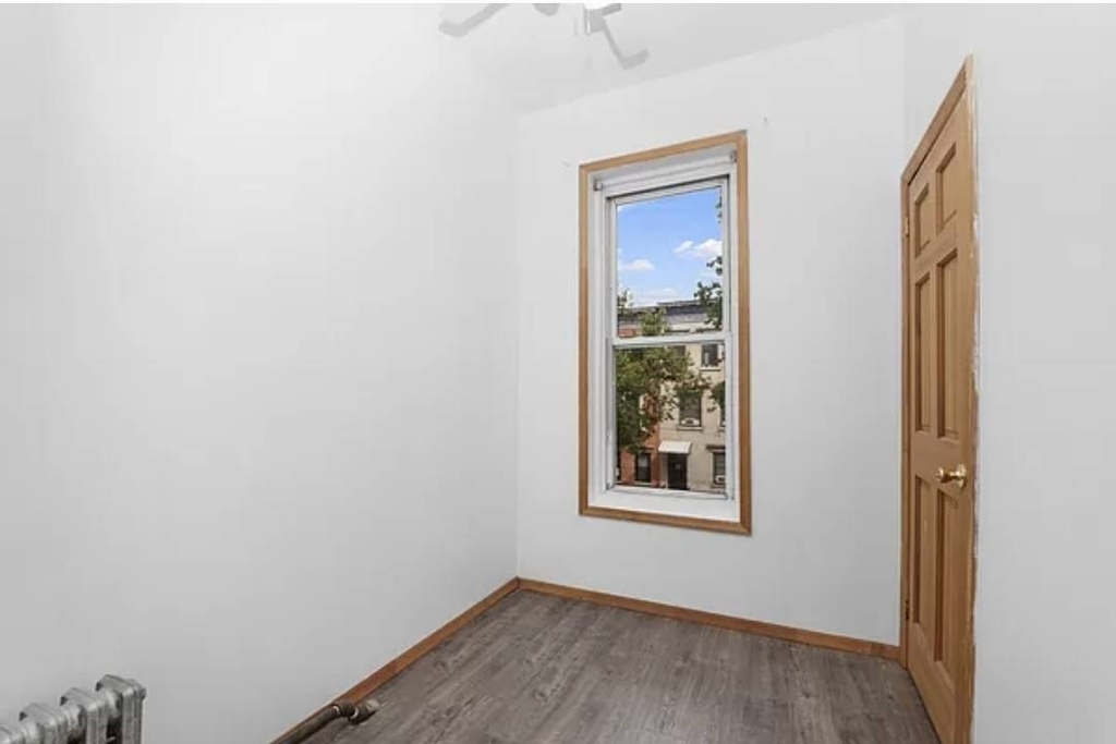 554 55th Street - Photo 10