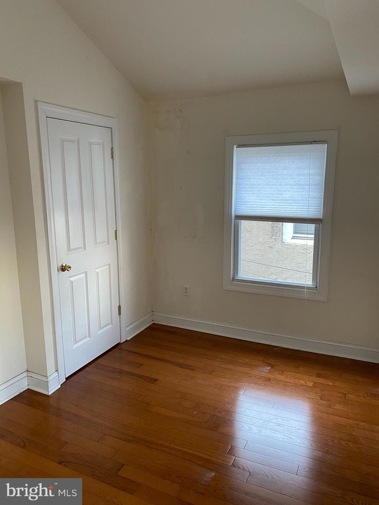 1431 W Girard Avenue - Photo 5