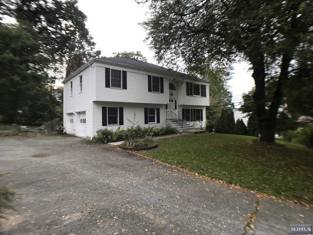 100 South Mahwah Road - Photo 0