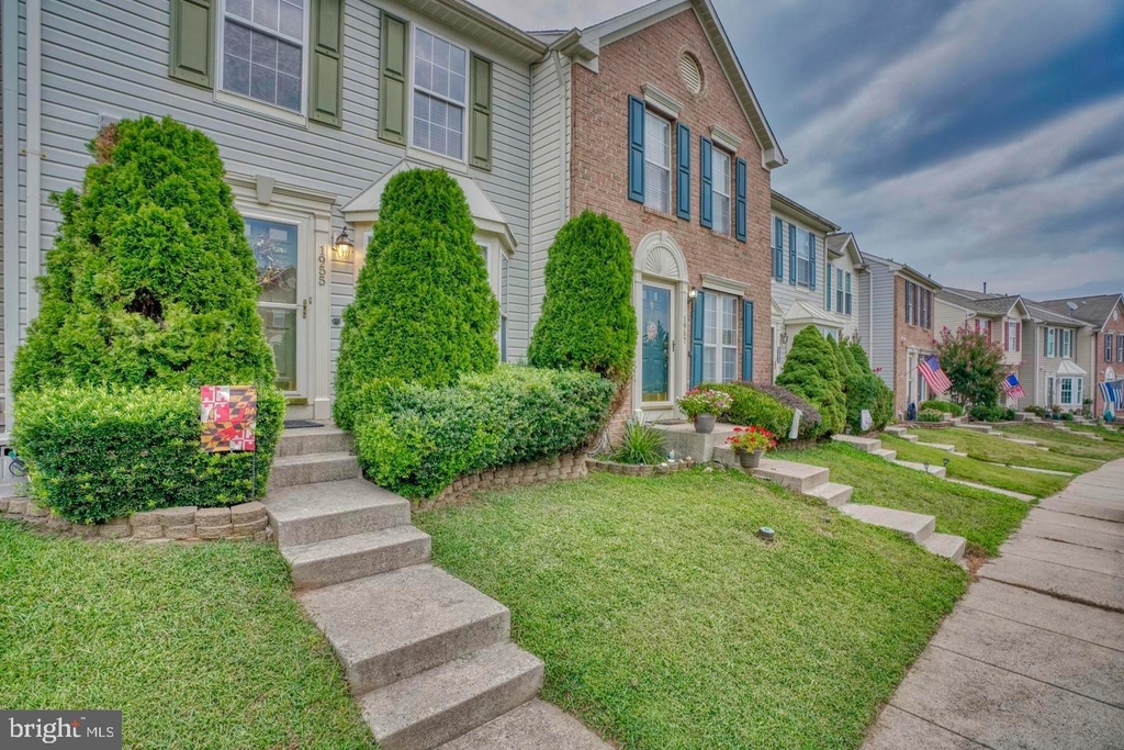 1955 Laurel Oak Drive - Photo 1