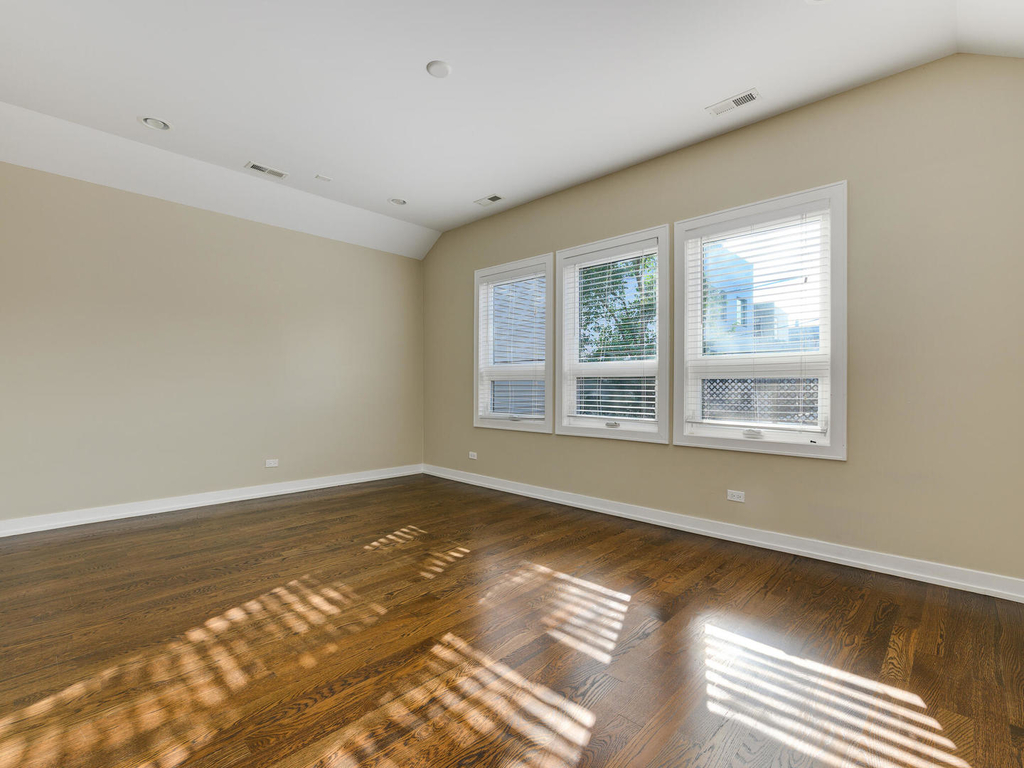 844 North Damen Avenue - Photo 11