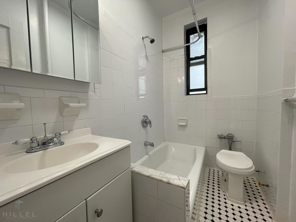 25-21 31st Ave. - Photo 5