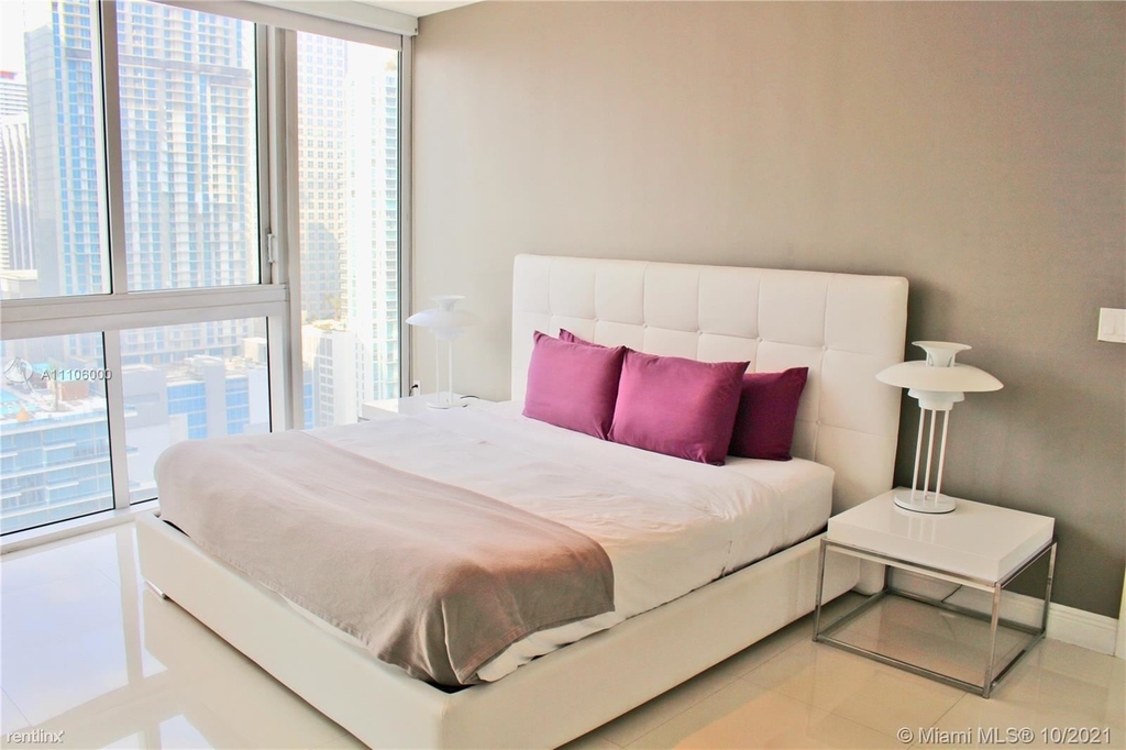 485 Brickell Ave Apt 2602 - Photo 5