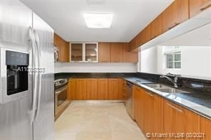 1800 N Bayshore Dr Unit 1000 - Photo 4