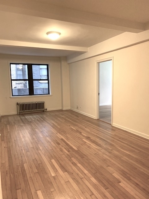 850 Amsterdam Avenue - Photo 4