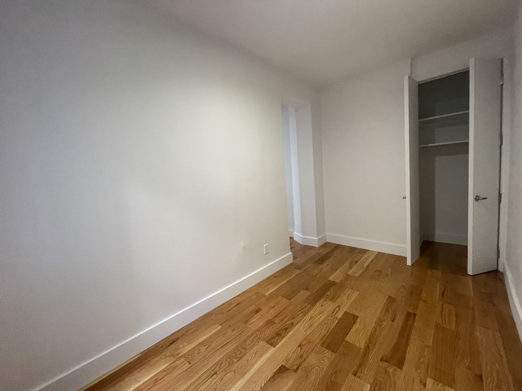 Stunning Modern 5 BD apt in Crown Heights - Photo 4