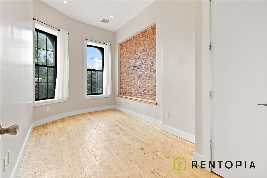 737 Bushwick Avenue - Photo 5