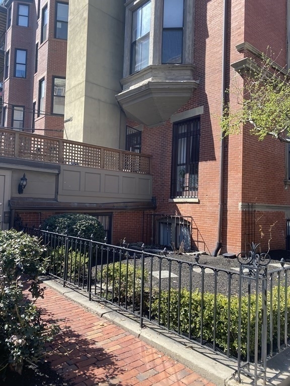 149 Beacon Street - Photo 2