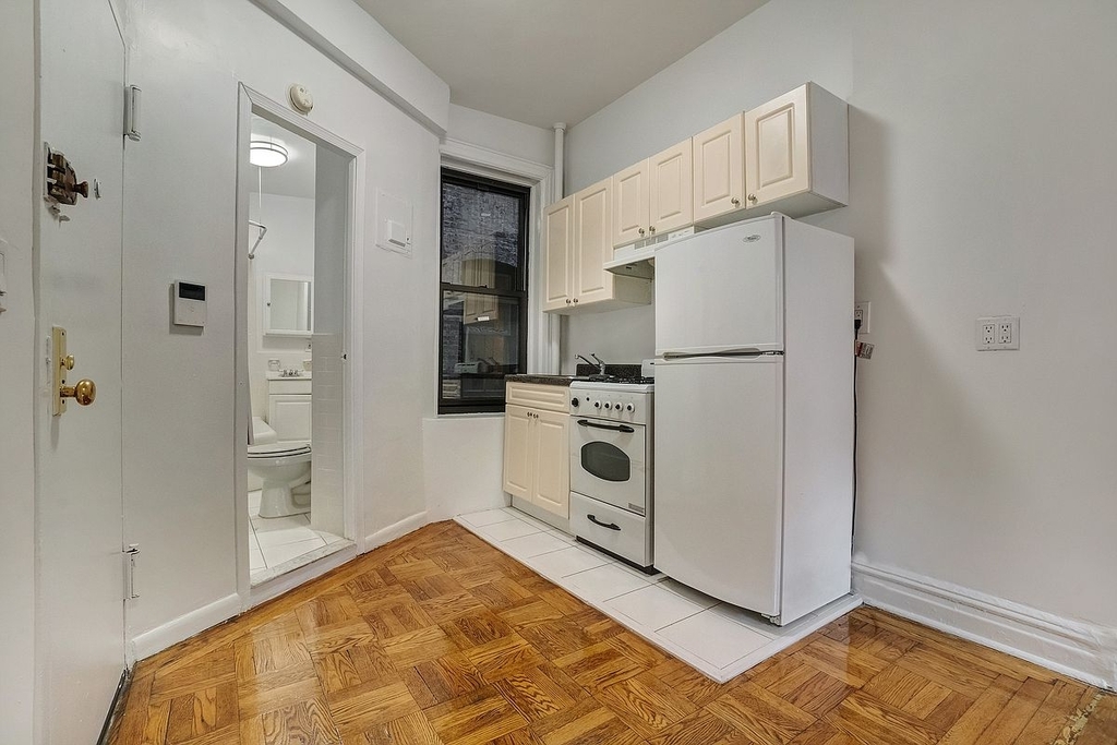 107 East 88th Street - Photo 1