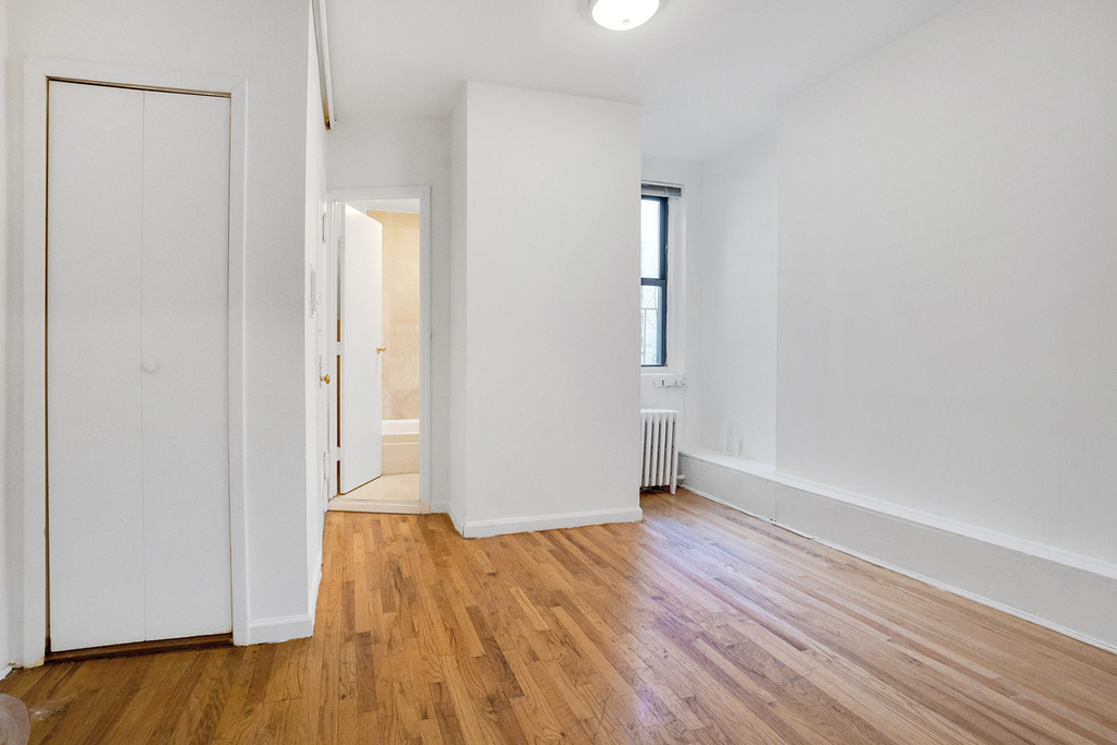 507 East 83rd Street - Photo 4