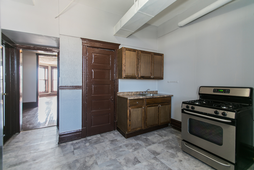 2330 West 42nd Street - Photo 11