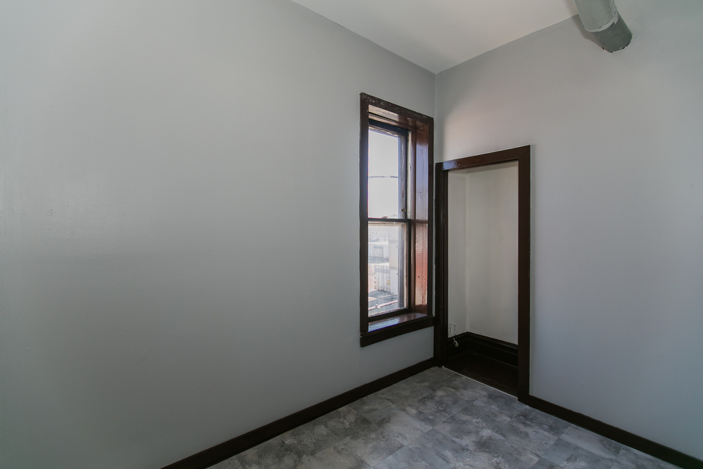 2330 West 42nd Street - Photo 7