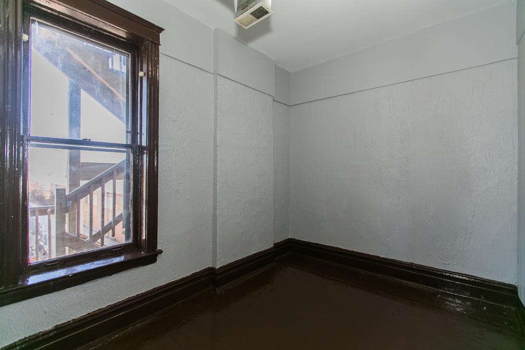 2330 West 42nd Street - Photo 9