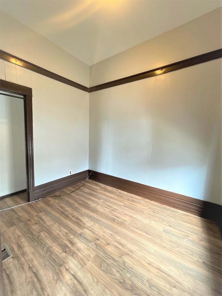 2330 West 42nd Street - Photo 9