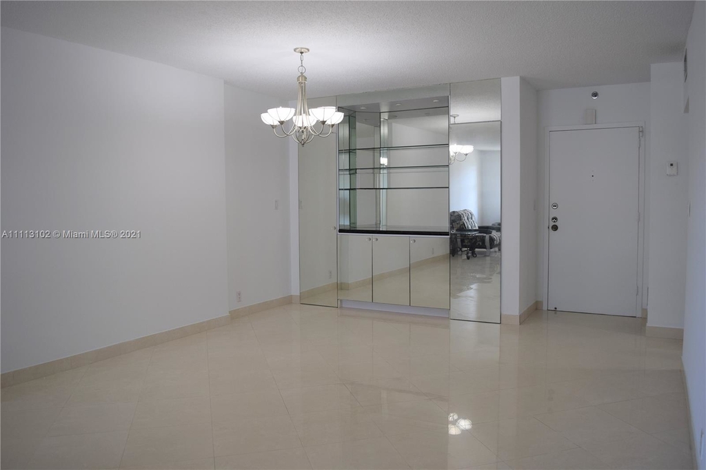 9511 Collins Ave - Photo 8