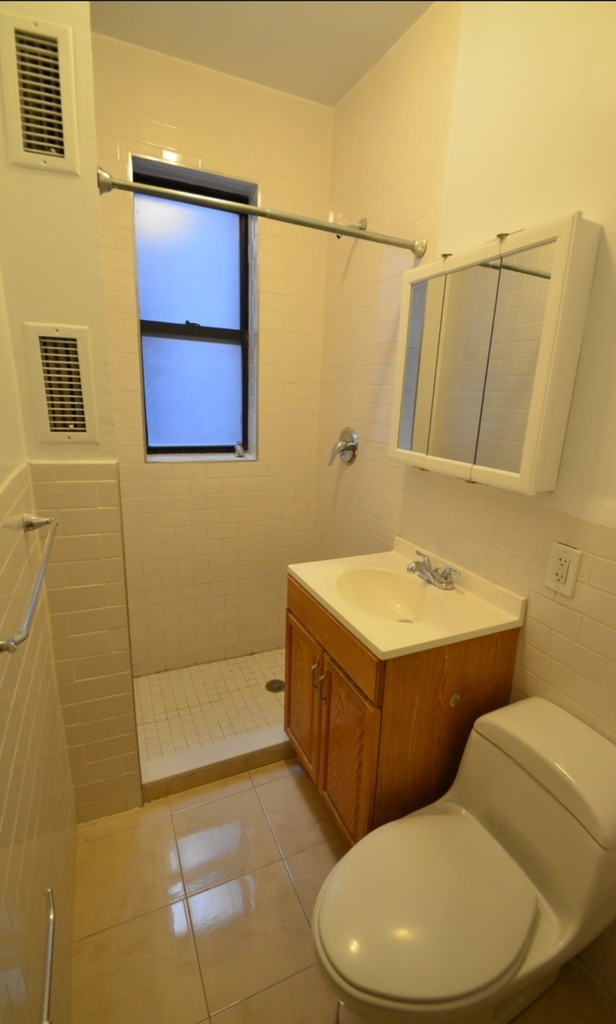 277 west 150 st  - Photo 3